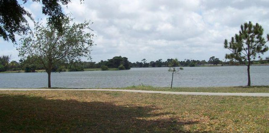 Condo in Lake Worth, Florida, 2 bedrooms № 390821