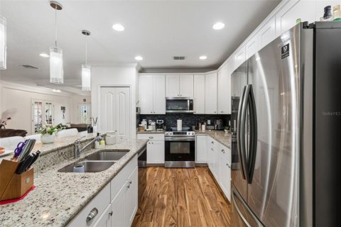 House in Spring Hill, Florida 4 bedrooms, 239.13 sq.m. № 2213288 - photo 10