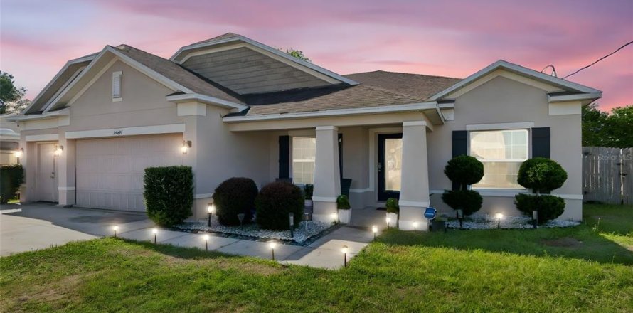 House in Spring Hill, Florida 4 bedrooms, 239.13 sq.m. № 2213288