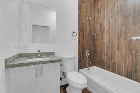 Adosado en alquiler en Miami, Florida, 4 dormitorios, 179.86 m2 № 2027548 - foto 26