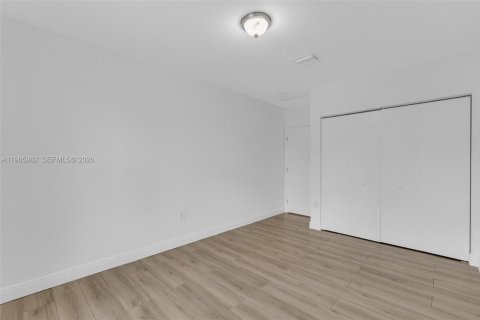 Adosado en alquiler en Miami, Florida, 4 dormitorios, 179.86 m2 № 2027548 - foto 20