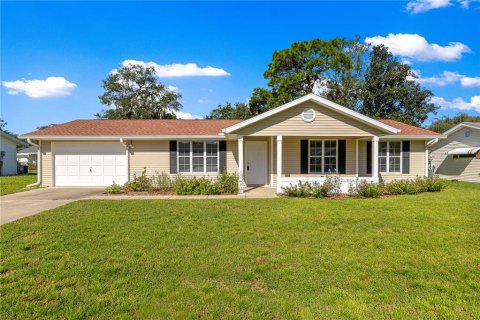 Villa ou maison à Ocala, Floride 2 chambres, 124.02 m2 № 2364738