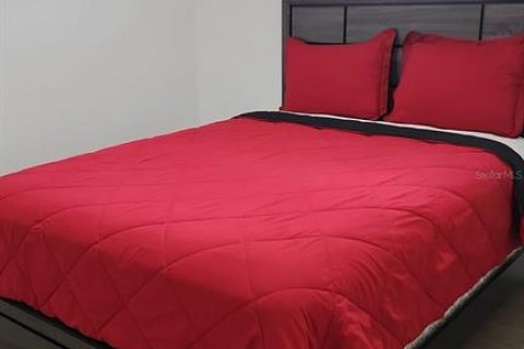 Villa ou maison à vendre à Tampa, Floride: 4 chambres, 96.71 m2 № 2210639 - photo 5