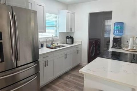 Villa ou maison à vendre à Tampa, Floride: 4 chambres, 96.71 m2 № 2210639 - photo 9