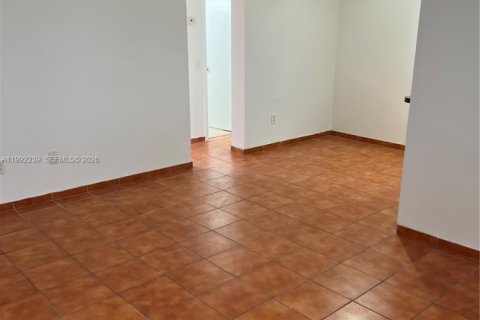 Condo in North Bay Village, Florida, 1 bedroom  № 2062351 - photo 3