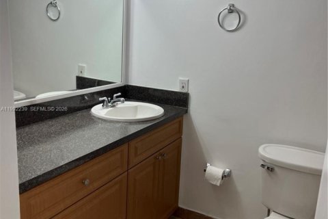 Condo in North Bay Village, Florida, 1 bedroom  № 2062351 - photo 9