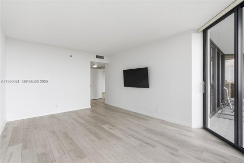 Condo in Aventura, Florida, 2 bedrooms № 2055083 - photo 13
