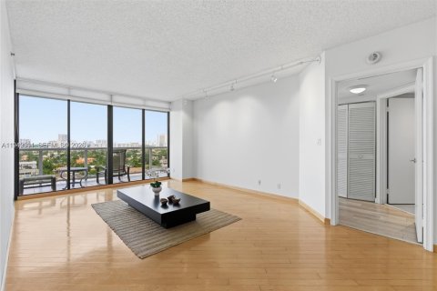 Condo in Aventura, Florida, 2 bedrooms № 2055083 - photo 6