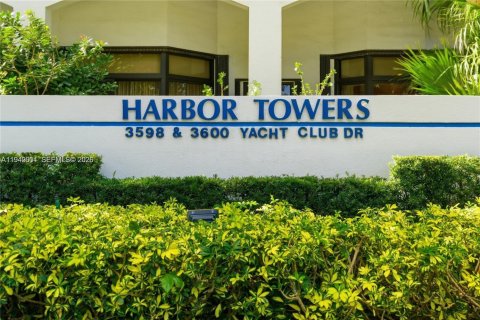 Condo in Aventura, Florida, 2 bedrooms № 2055083 - photo 3