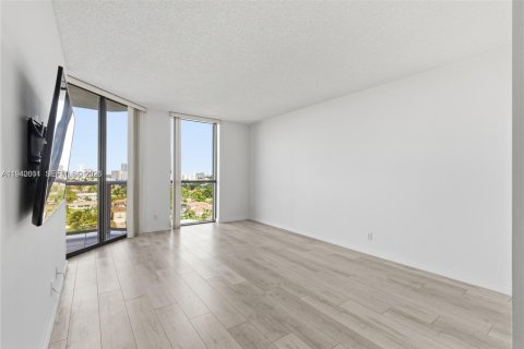 Condo in Aventura, Florida, 2 bedrooms № 2055083 - photo 11