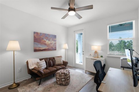 House in Winter Garden, Florida 4 bedrooms, 270.16 sq.m. № 1801295 - photo 20