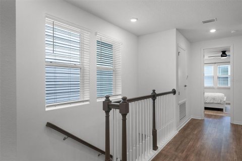 House in Winter Garden, Florida 4 bedrooms, 270.16 sq.m. № 1801295 - photo 14