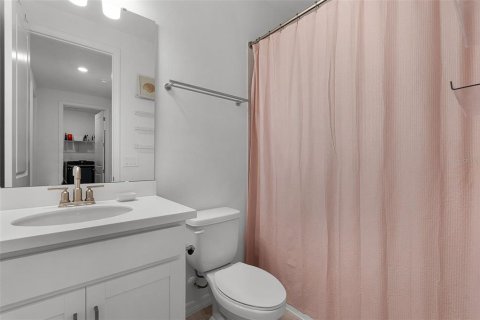 House in Winter Garden, Florida 4 bedrooms, 270.16 sq.m. № 1801295 - photo 21