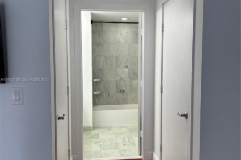 Copropriété à louer à Miami, Floride: 1 chambre, 99.03 m2 № 1991882 - photo 19