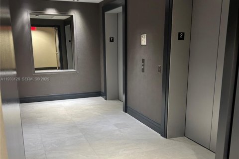 Copropriété à louer à Miami, Floride: 1 chambre, 99.03 m2 № 1991882 - photo 6