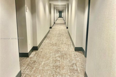 Copropriété à louer à Miami, Floride: 1 chambre, 99.03 m2 № 1991882 - photo 8