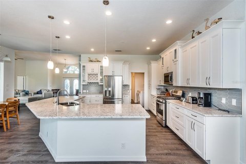 Villa ou maison à louer à Punta Gorda, Floride: 4 chambres, 283.44 m2 № 246967 - photo 20