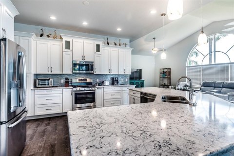 Villa ou maison à louer à Punta Gorda, Floride: 4 chambres, 283.44 m2 № 246967 - photo 27
