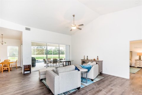 Villa ou maison à louer à Punta Gorda, Floride: 4 chambres, 283.44 m2 № 246967 - photo 4