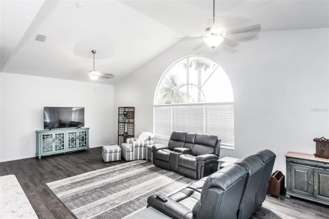 Villa ou maison à louer à Punta Gorda, Floride: 4 chambres, 283.44 m2 № 246967 - photo 30