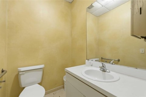 Купить коммерческую недвижимость в Оклаваха, Флорида 350.61м2, № 2098918 - фото 19