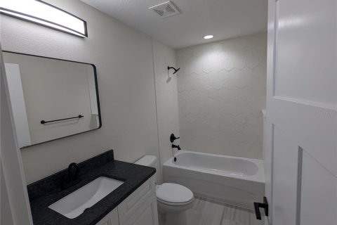 House in Ocala, Florida 3 bedrooms, 139.91 sq.m. № 1843643 - photo 2