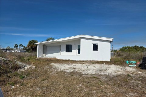 Купить виллу или дом в Лихай-Эйкерс, Флорида 3 спальни, № 2054738 - фото 4