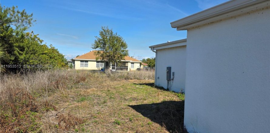 Дом в Лихай-Эйкерс, Флорида 3 спальни № 2054738