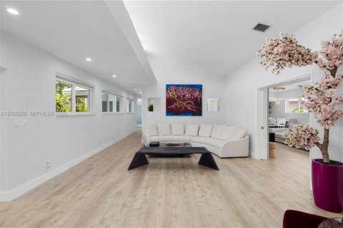 Villa ou maison à vendre à Miami Shores, Floride: 5 chambres, 294.87 m2 № 2085365 - photo 15