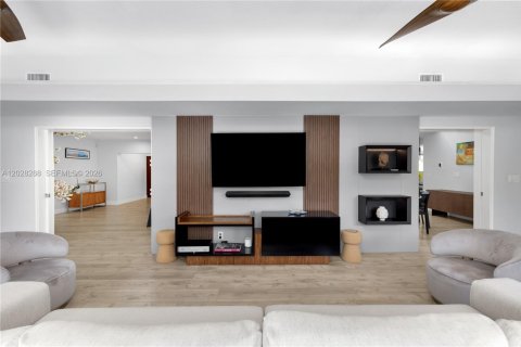 Villa ou maison à vendre à Miami Shores, Floride: 5 chambres, 294.87 m2 № 2085365 - photo 10