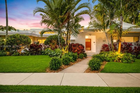 Villa ou maison à Miami Shores, Floride 5 chambres, 294.87 m2 № 2085365