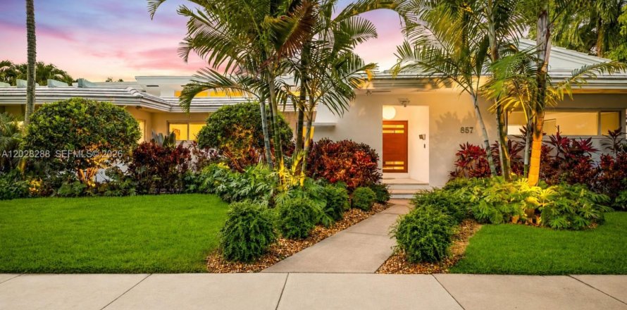 Villa ou maison à Miami Shores, Floride 5 chambres, 294.87 m2 № 2085365