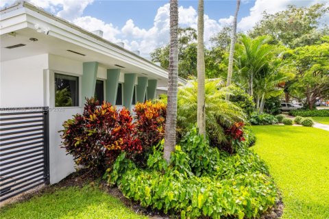 Villa ou maison à vendre à Miami Shores, Floride: 5 chambres, 294.87 m2 № 2085365 - photo 8