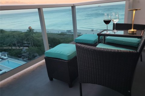 Condo in Miami Beach, Florida, 2 bedrooms  № 2052887