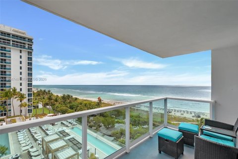 Condo in Miami Beach, Florida, 2 bedrooms  № 2052887 - photo 2
