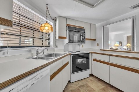 Condominio en venta en Port Charlotte, Florida, 2 dormitorios, 130.53 m2 № 2208685 - foto 14