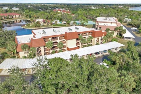 Condominio en Port Charlotte, Florida, 2 dormitorios № 2208685