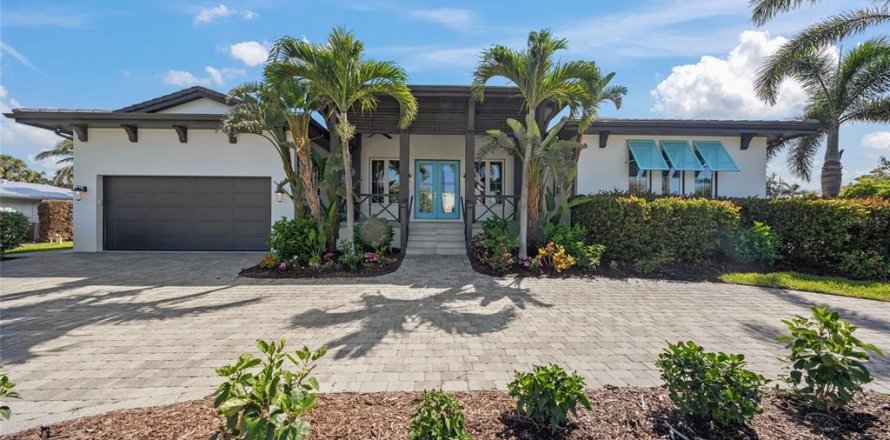 House in Sarasota, Florida 3 bedrooms, 339.46 sq.m. № 1793974
