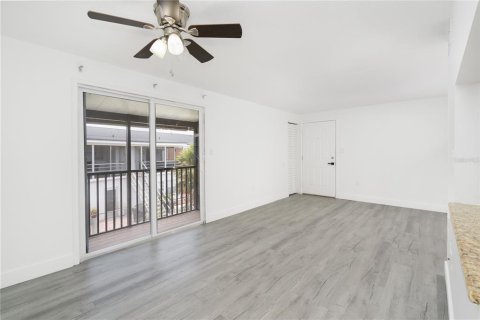 Copropriété à louer à Port Charlotte, Floride: 2 chambres, 89.19 m2 № 2115913 - photo 9