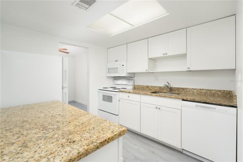 Copropriété à louer à Port Charlotte, Floride: 2 chambres, 89.19 m2 № 2115913 - photo 10