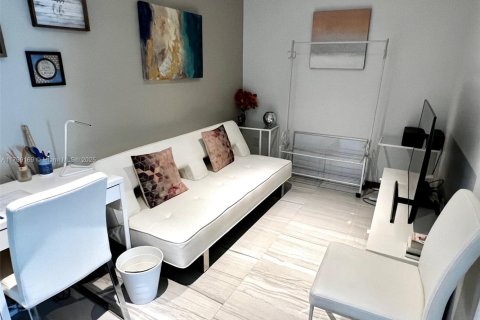 Condominio en venta en Miami, Florida, 3 dormitorios, 141.77 m2 № 1861703 - foto 11