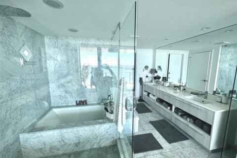 Condominio en venta en Miami, Florida, 3 dormitorios, 141.77 m2 № 1861703 - foto 7