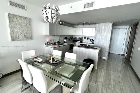 Condominio en venta en Miami, Florida, 3 dormitorios, 141.77 m2 № 1861703 - foto 3