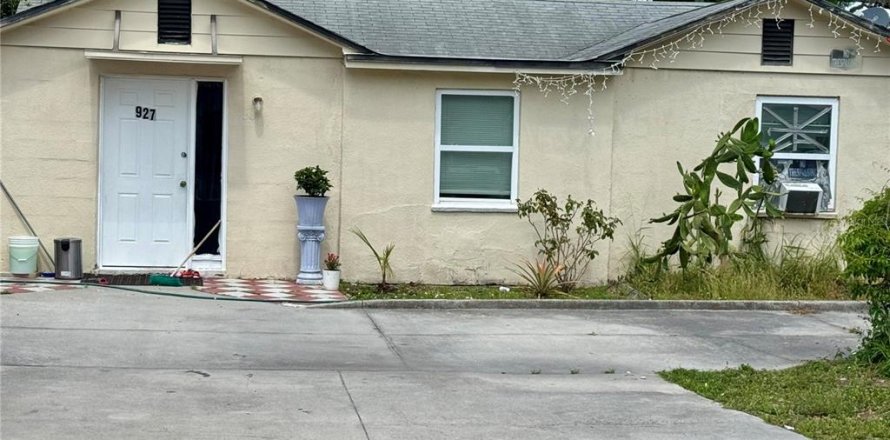 Propiedad comercial en Orlando, Florida 4 dormitorios, 129.51 m2 № 1607926