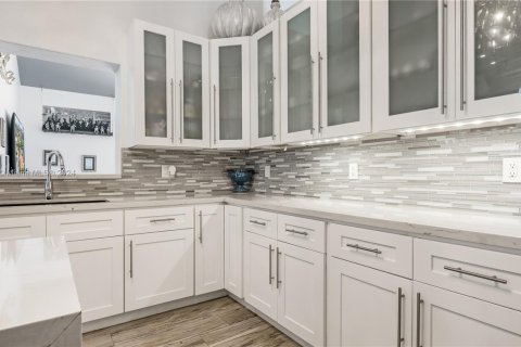 House in Fort Lauderdale, Florida 4 bedrooms, 354.61 sq.m. № 1421642 - photo 28