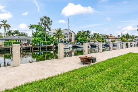 House in Fort Lauderdale, Florida 4 bedrooms, 354.61 sq.m. № 1421642 - photo 11