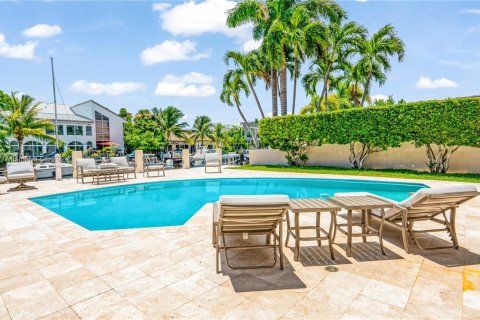 House in Fort Lauderdale, Florida 4 bedrooms, 354.61 sq.m. № 1421642 - photo 10