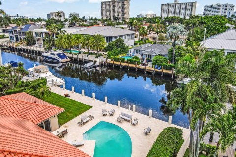 House in Fort Lauderdale, Florida 4 bedrooms, 354.61 sq.m. № 1421642 - photo 4