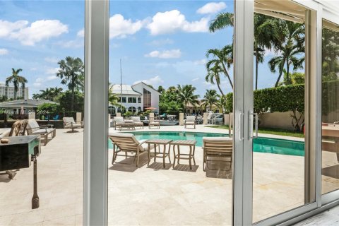 House in Fort Lauderdale, Florida 4 bedrooms, 354.61 sq.m. № 1421642 - photo 23