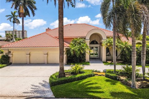 House in Fort Lauderdale, Florida 4 bedrooms, 354.61 sq.m. № 1421642 - photo 1